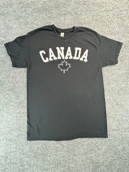Gildan Other - Canada Maple Leaf Graphic T Shirt Men's M Black Gildan Heavy Cotton Travel Tee